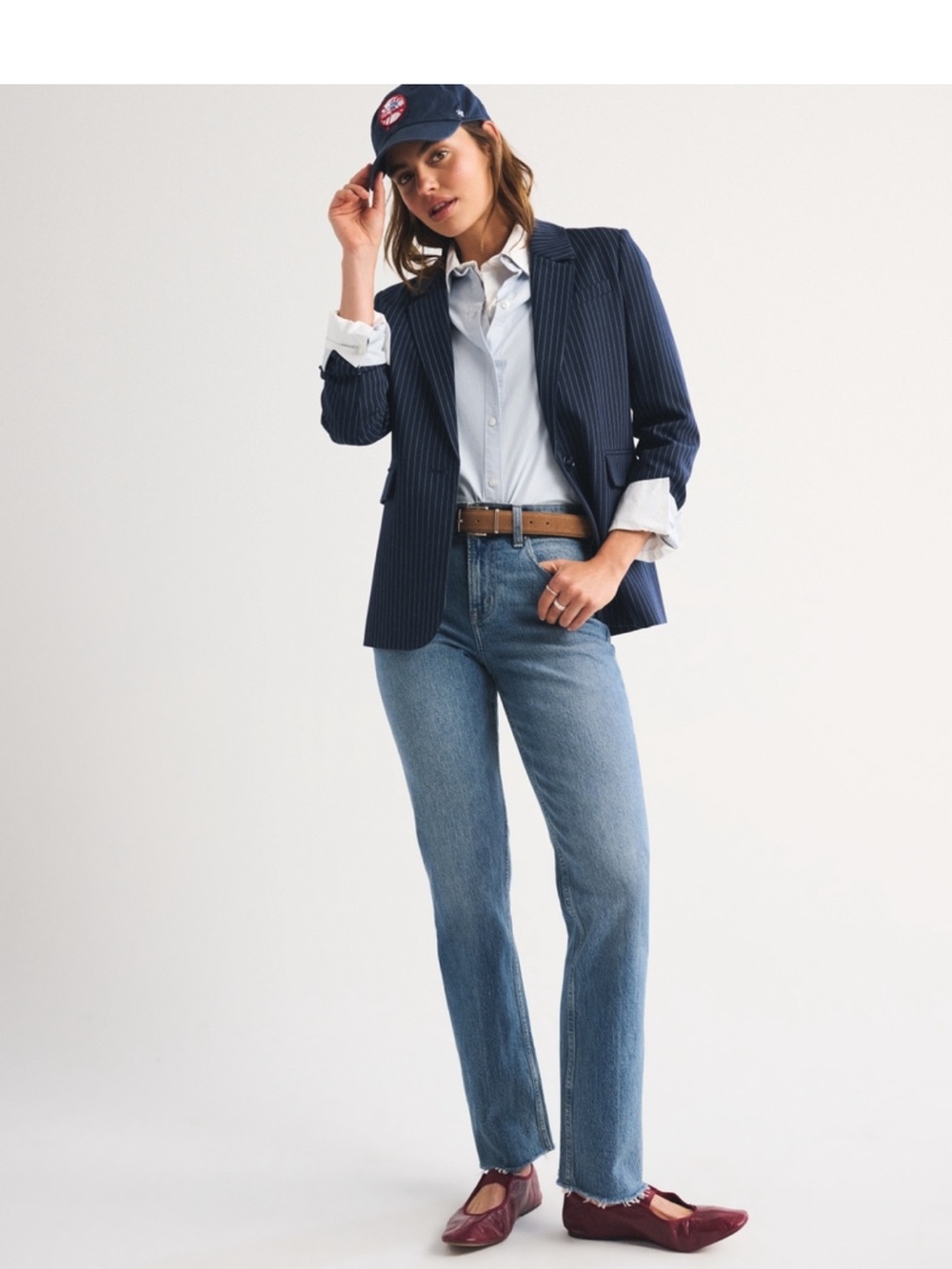 Abercrombie & Fitch 90's
Straight Ultra High Rise Split Hem Jeans